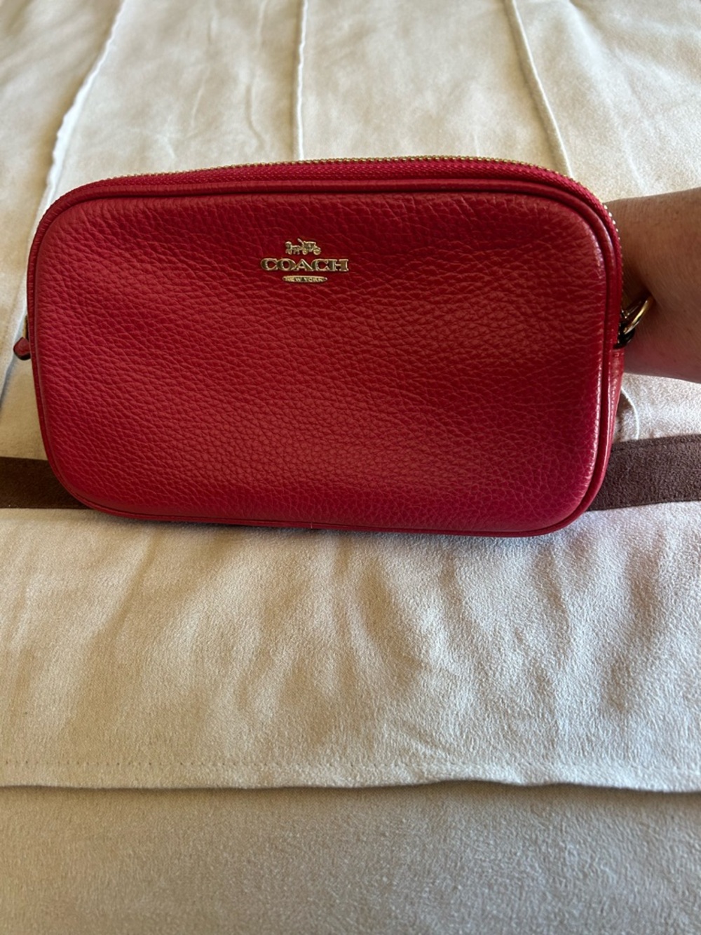 COACH 
LIKE NEW❣️
Coach Vintage Red Leather Crossbody Bag